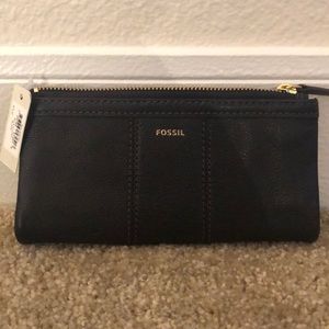 Fossil NWT black leather wallet